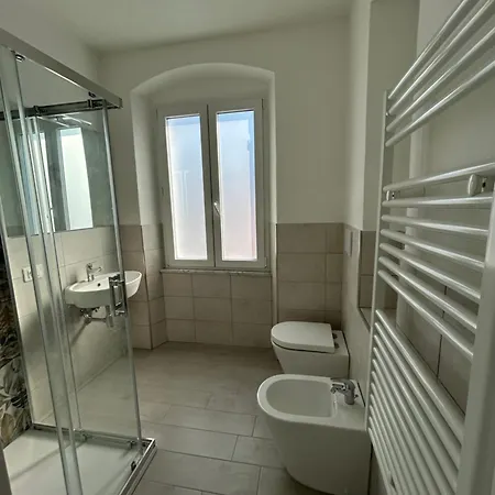 Casa Sbollazza Con Parcheggio E Vicino Al Parco Quarto em Acomodações Particulares